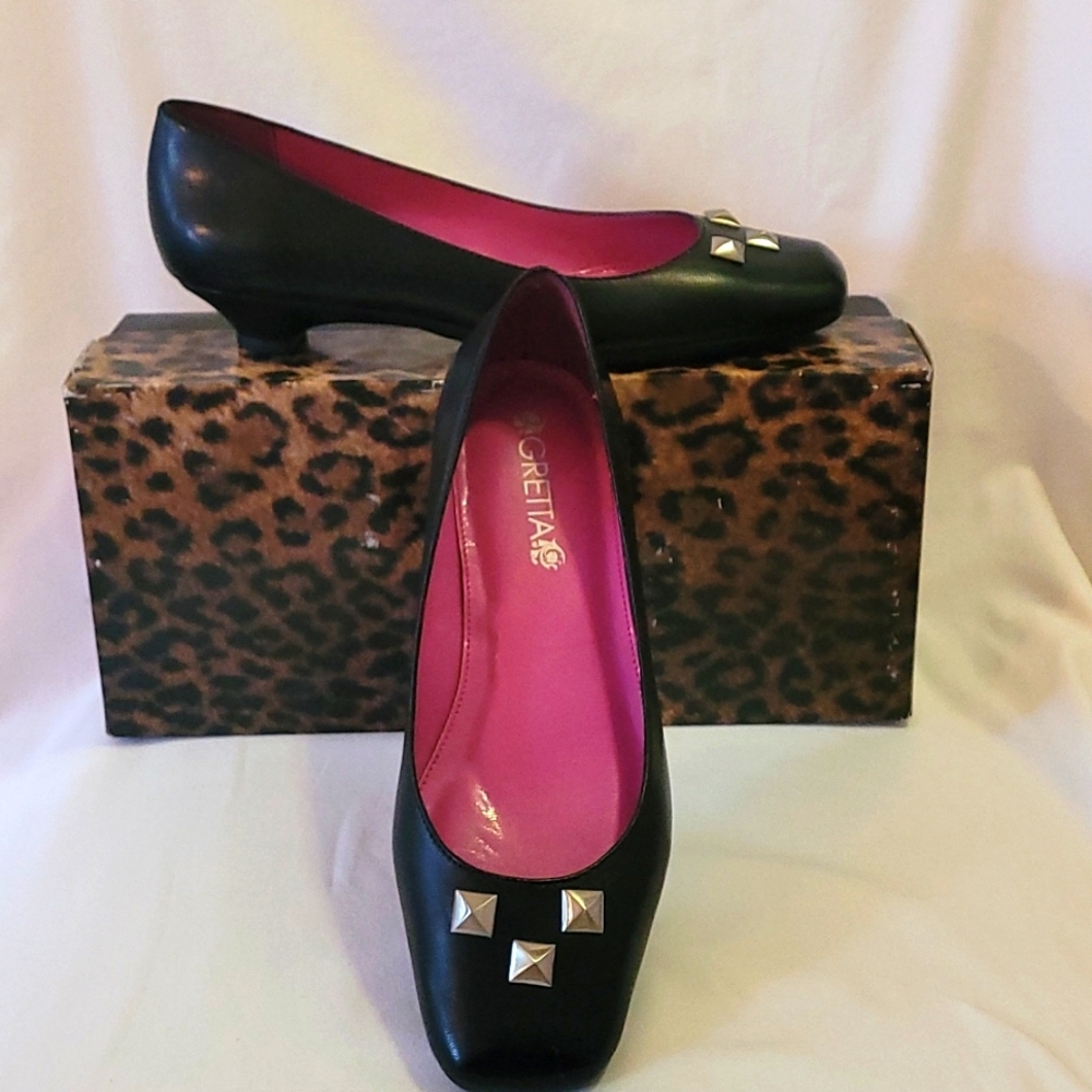 Women's dress shoes